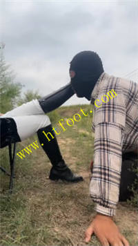 5re40xuouvz.jpg