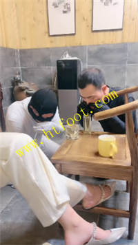 2mwrbqnzyrs.jpg