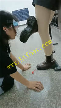 t1a1xrb4e03.jpg