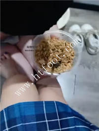 n3lsrghumoc.jpg