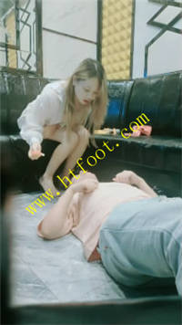 gxtaxufffw3.jpg