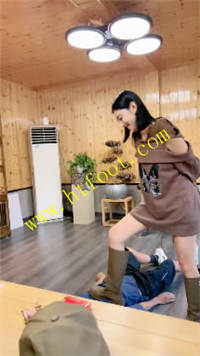 pm0a33j21qq.jpg