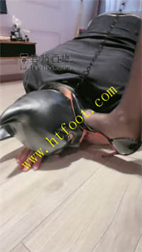 riqoc2ksbxg.jpg
