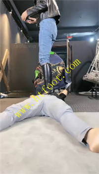 wzukri4nesn.jpg