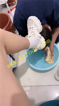 ty21f2xt2o1.jpg