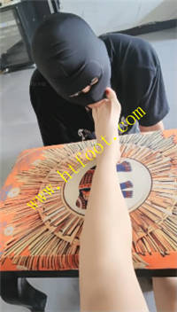 01vcpe5wrol.jpg
