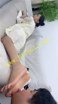 2r1d4aud43z.jpg