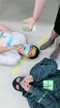 adqfxexbz1x.jpg