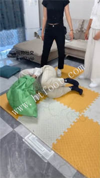 w1vgdhgaczq.jpg