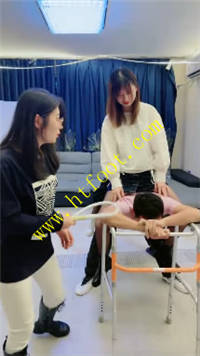 k050c0ydylb.jpg