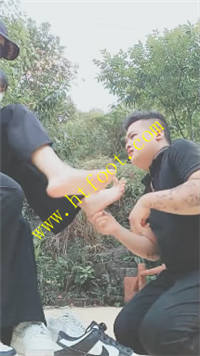 x3ys0nuhsr0.jpg