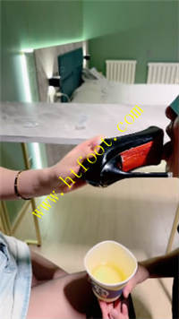 uhd5nlf0ngv.jpg
