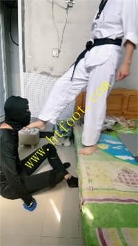 qvzf0b1tac3.jpg