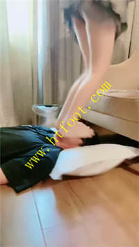 b1ysqaahytj.jpg