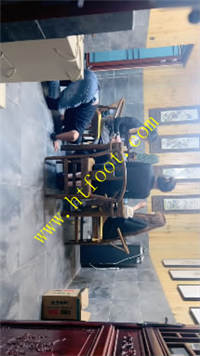 3urycwr12lc.jpg