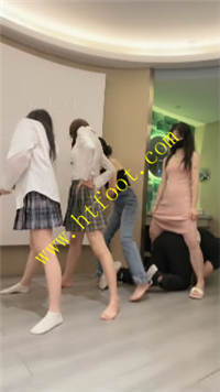 up1cf5nri55.jpg