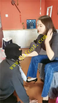 aw4rckwxhqy.jpg