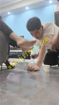 xkrosos5gow.jpg