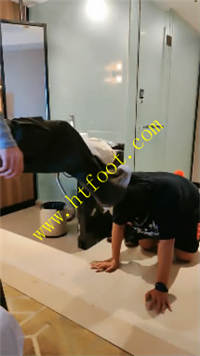 oxsx1rvieli.jpg