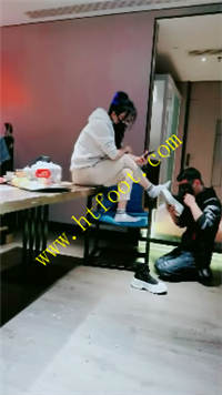 xw1oawi3hcb.jpg
