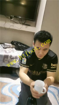 32umk02fjuo.jpg