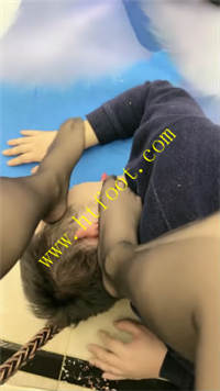 q0hqfq4nocc.jpg