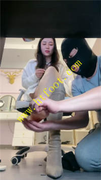 q4y4vzengft.jpg