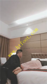 j4r442vdg00.jpg