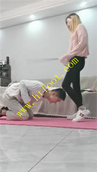 mvmrej2eplx.jpg