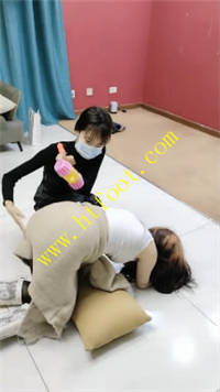 uy02av4ygd1.jpg