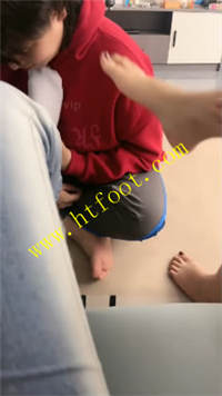1nlaquqr1cd.jpg