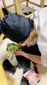 4kaxdlco34j.jpg