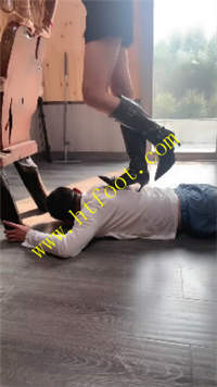 2tlyurfyjof.jpg