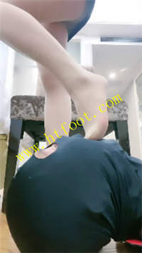 h2lmfyqsqu0.jpg