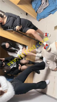 ljzzhwg2bl5.jpg