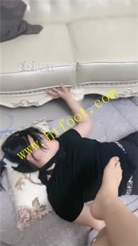 xw2ee34gxar.jpg