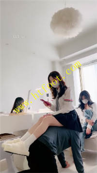 22ch44d1lv0.jpg