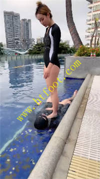h40x4waad5m.jpg