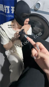 v2eiblpl3le.jpg