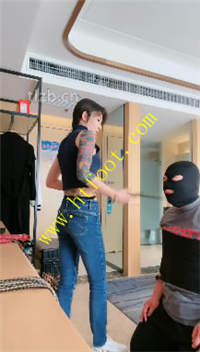 401xirw5uap.jpg