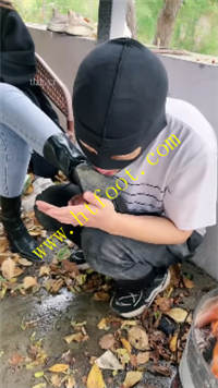 svlcrdju1wg.jpg