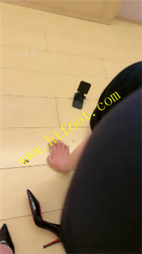 2zujo5tbovp.jpg