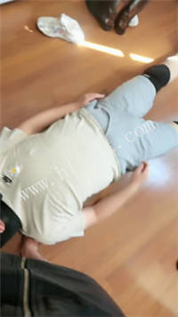 02uemsnzkhm.jpg
