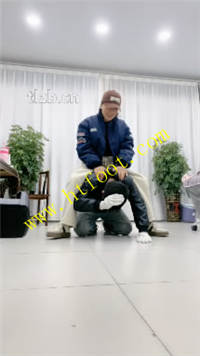 rleecq25m5w.jpg