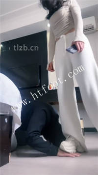 vl1mnuew045.jpg