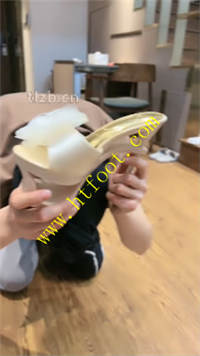 y4e1iktdoc4.jpg
