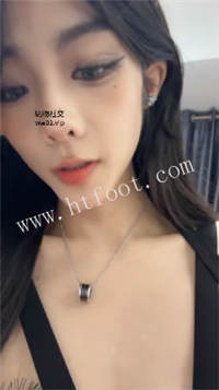 kr4h140byfe.jpg