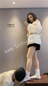 q0j255wfn2z.jpg