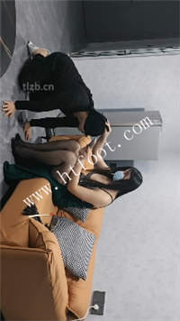 d114t43livl.jpg