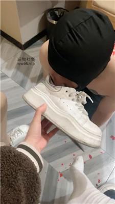 b1aoz5qucow.jpg